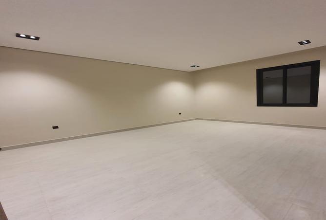 250023 - Property Image 2