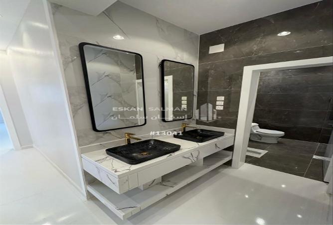 250600 - Property Image 3