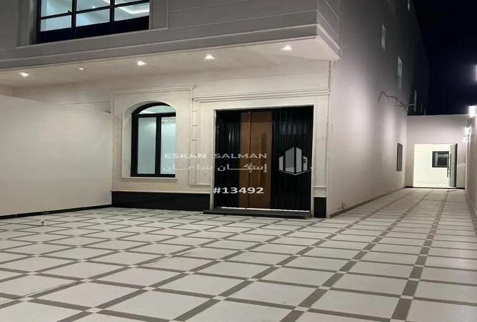 251344 - Property Image 2