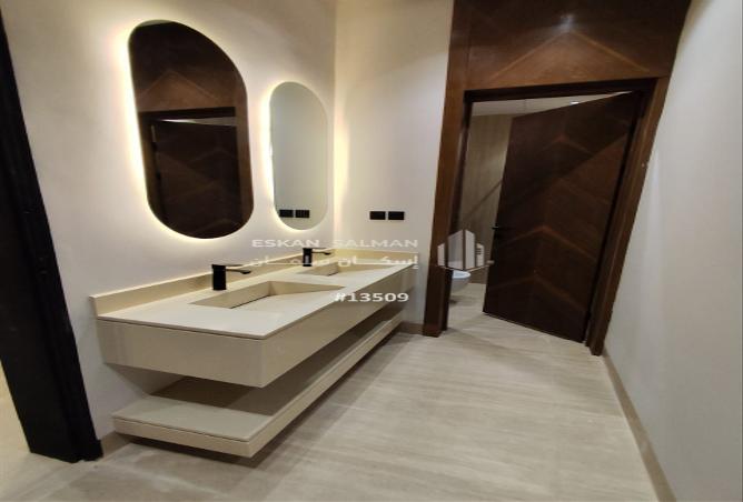 251372 - Property Image 2