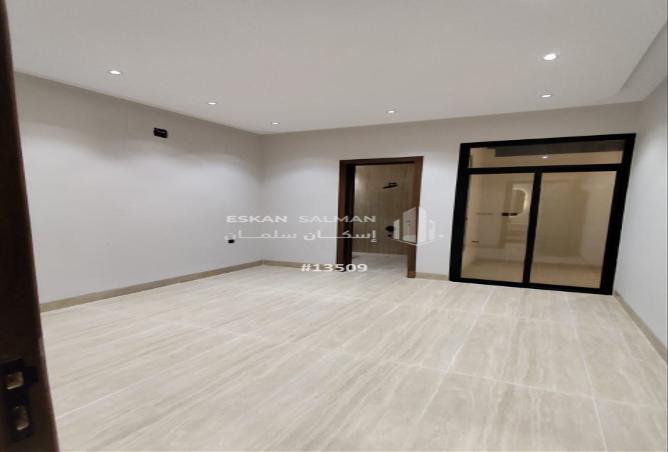 251372 - Property Image 3