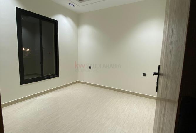 251558 - Property Image 2