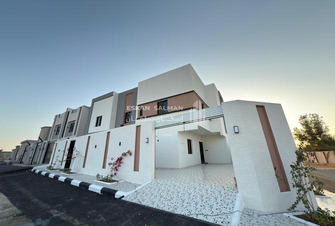 251458 - Property Image 2