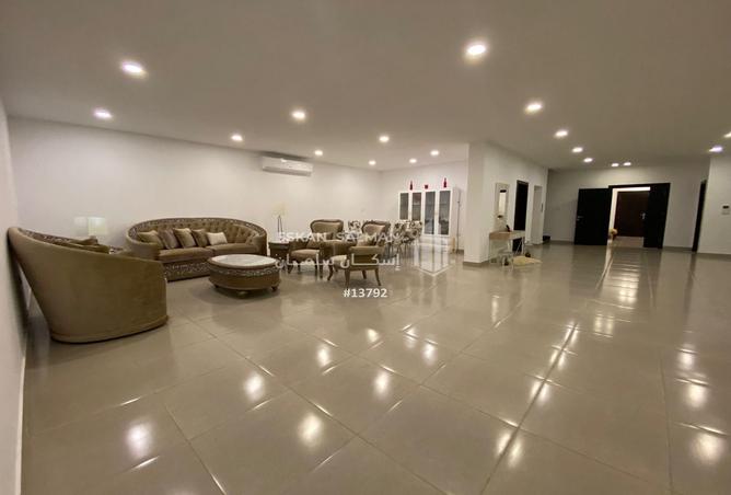 251913 - Property Image 2