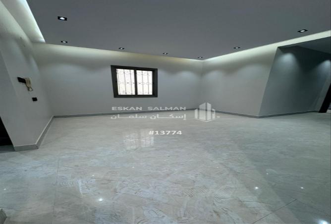 251993 - Property Image 2