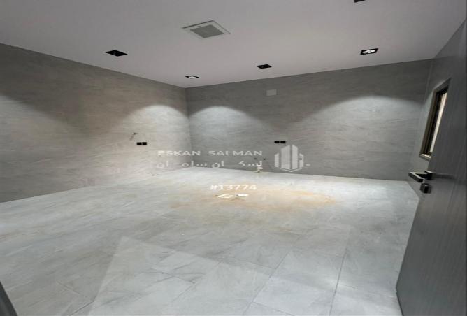 251993 - Property Image 3