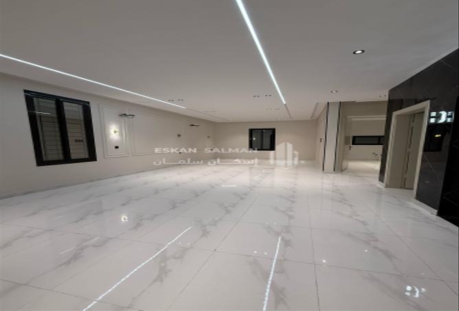 252068 - Property Image 2