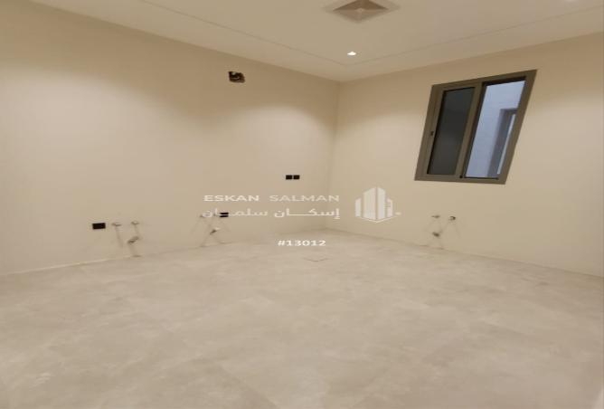 252083 - Property Image 2