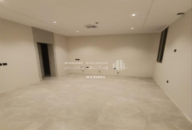 252086 - Property Image 2