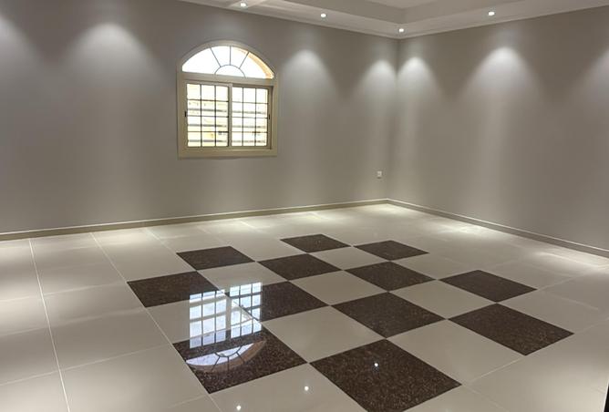 252130 - Property Image 2