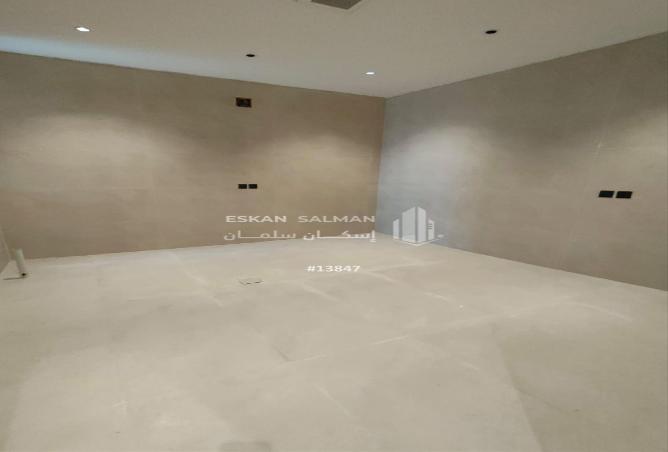 252141 - Property Image 3