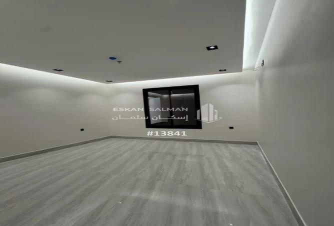 252174 - Property Image 2