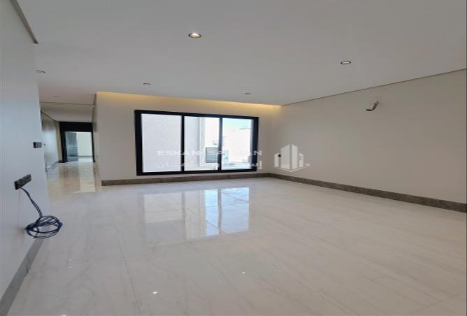 252277 - Property Image 2