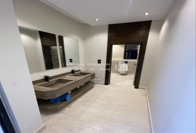 252318 - Property Image 3