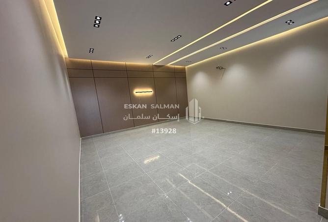 252405 - Property Image 3