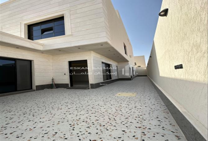 252956 - Property Image 3