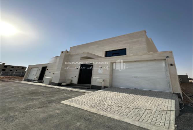 252956 - Property Image 2