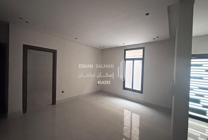 253121 - Property Image 2