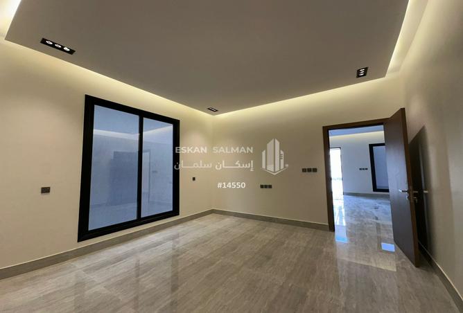 253523 - Property Image 2