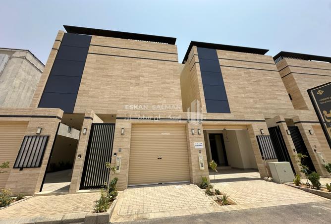 253993 - Property Image 2