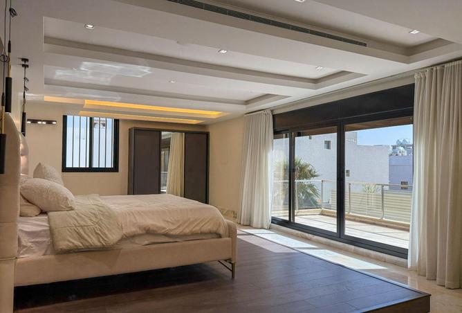 254744 - Property Image 2