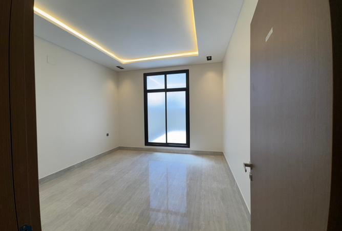 51183947 - Property Image 2