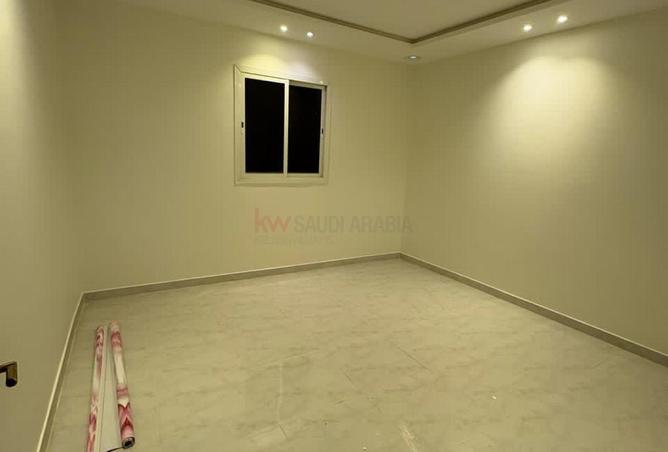 258008 - Property Image 2