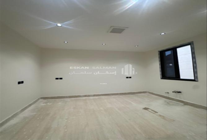 255589 - Property Image 2