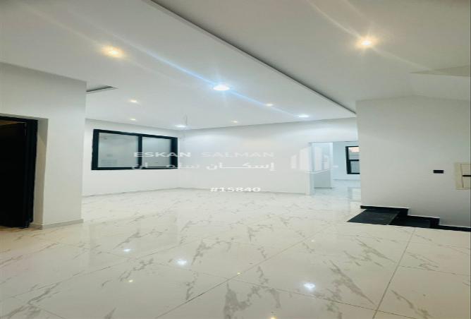 255592 - Property Image 3