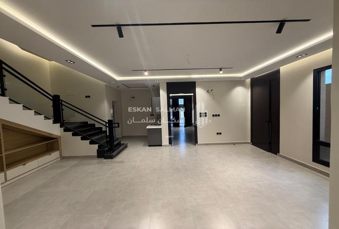 255717 - Property Image 3