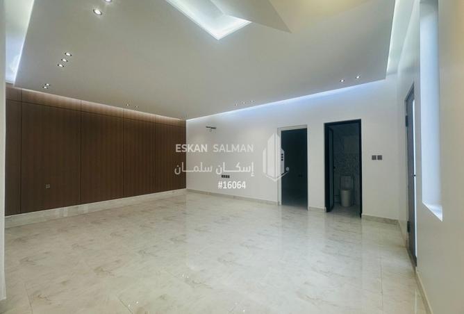 255926 - Property Image 2