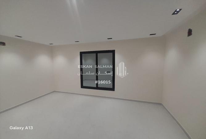 256077 - Property Image 2