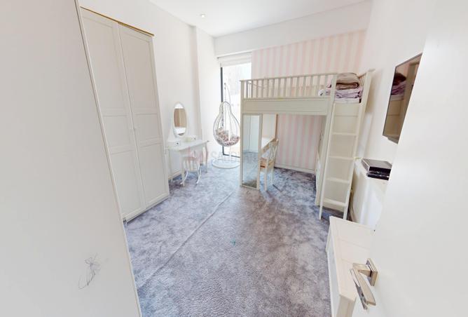 256403 - Property Image 2