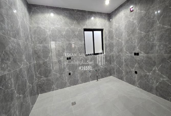 256552 - Property Image 2