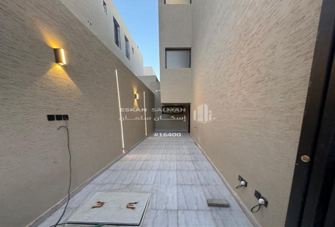 256292 - Property Image 2