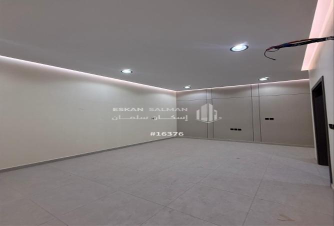 256422 - Property Image 2