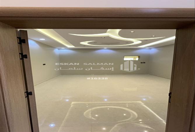 256586 - Property Image 2