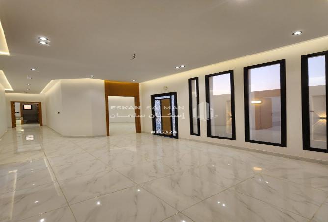 256523 - Property Image 3