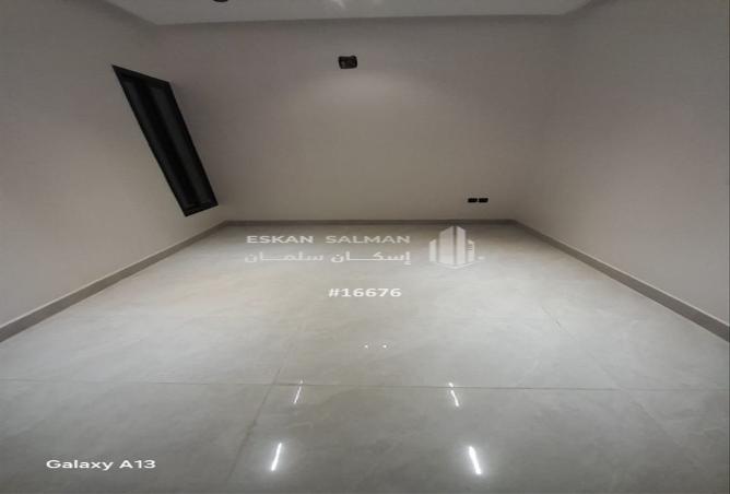 256716 - Property Image 2