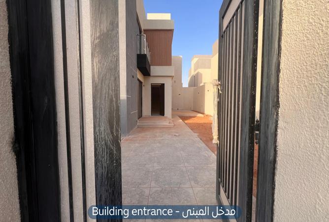 256731 - Property Image 2