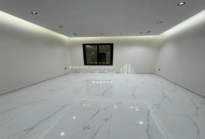 256921 - Property Image 3