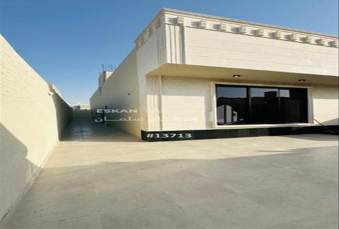 251813 - Property Image 2