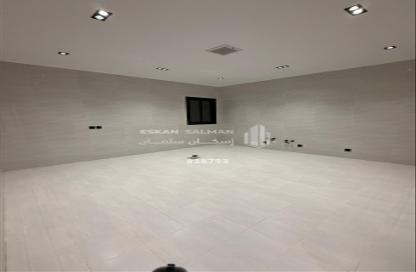 Apartment - 7 Bedrooms - 5 Bathrooms for sale in Dahiyat Namar - Riyadh - Ar Riyadh