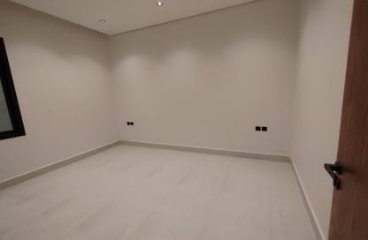 Full Floor - 5 Bedrooms - 4 Bathrooms for sale in Al Qadisiyah - Riyadh - Ar Riyadh