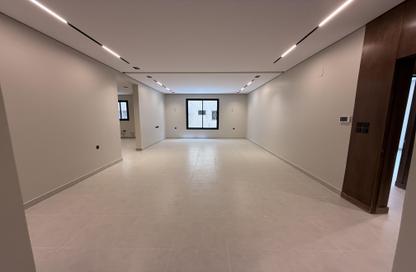 Full Floor - 5 Bedrooms - 4 Bathrooms for sale in Al Yarmuk - Riyadh - Ar Riyadh