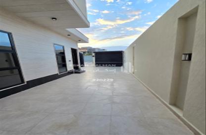 Full Floor - 5 Bedrooms - 3 Bathrooms for sale in الجزيرة - Buraydah - Al Qassim Full Floor - 5 Bedrooms - 3 Bathrooms for sale in الجزيرة - Buraydah - Al Qassim