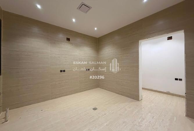 52070159 - Property Image 2