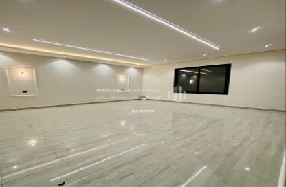 Apartment - 7+ Bedrooms - 5 Bathrooms for sale in إشبيلية - Al Jubail - Eastern