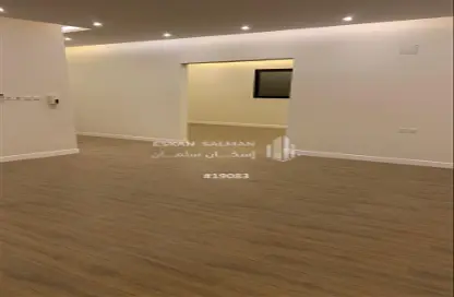 Apartment - 5 Bedrooms - 3 Bathrooms for sale in An Nahdah - Riyadh - Ar Riyadh