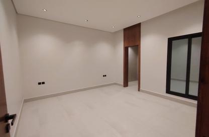 Full Floor - 5 Bedrooms - 4 Bathrooms for sale in Al Qadisiyah - Riyadh - Ar Riyadh